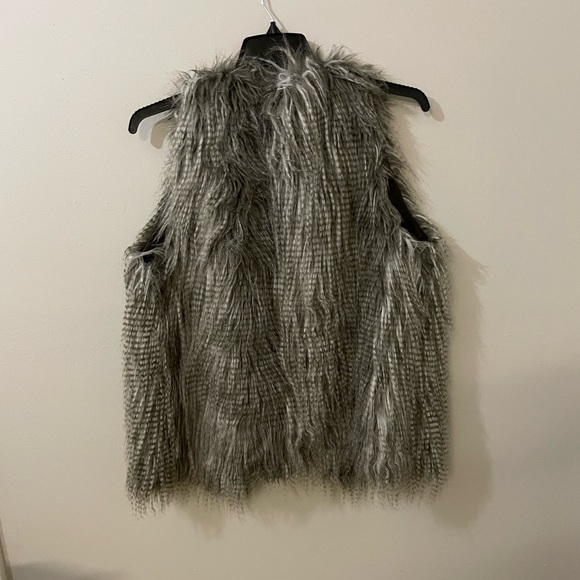 Rue 21 Faux Fur Vest. Size XL Great Condition - Picture 2 of 8